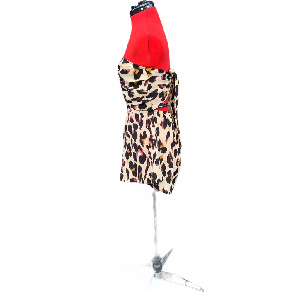 Twist Front Tie Back Leopard Tube Romper - Picture 11 of 15
